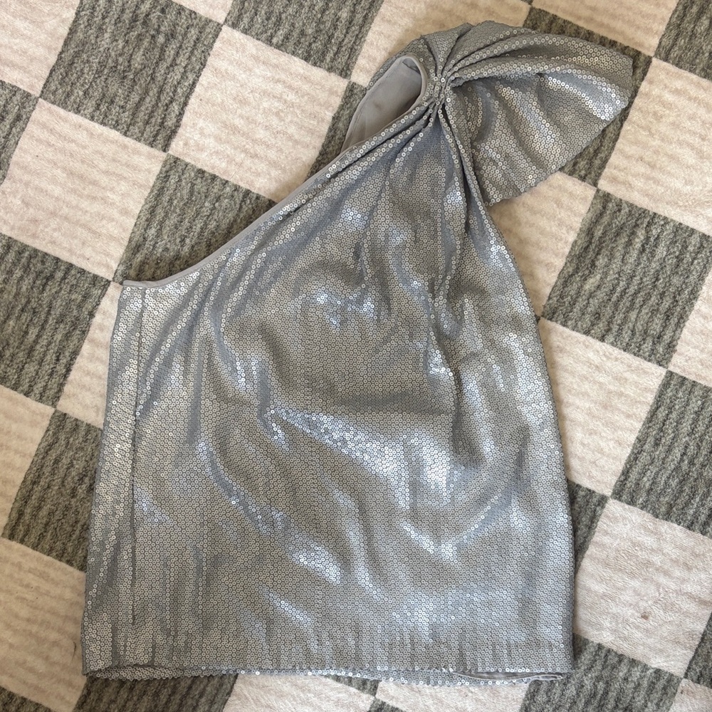 The Limited Silver One-Shoulder Sequin Top